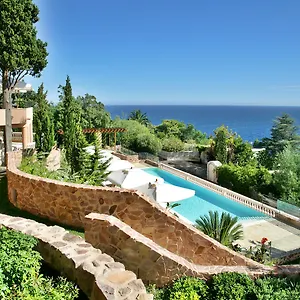 Tiara Yaktsa Cote D'azur Отель